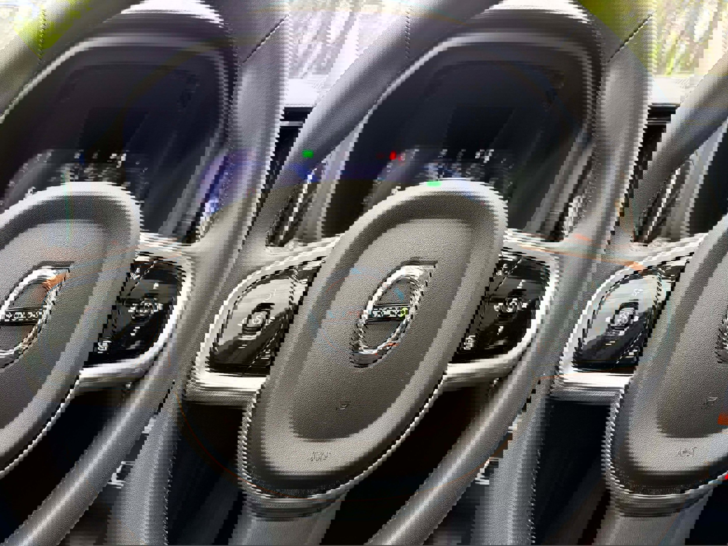 Certified 2024 Volvo XC60 T8 Ultimate w/ Climate Package image 17