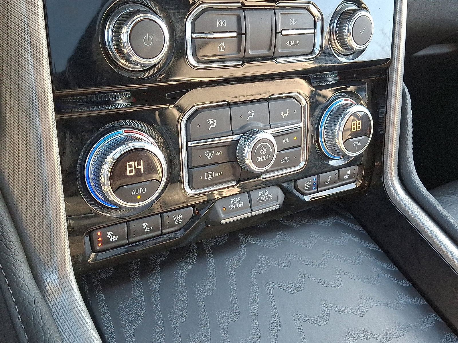 Certified 2021 GMC Yukon Denali w/ LPO, Illumination Package image 17