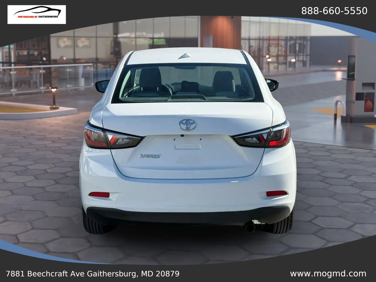 Used 2019 Toyota Yaris L image 10