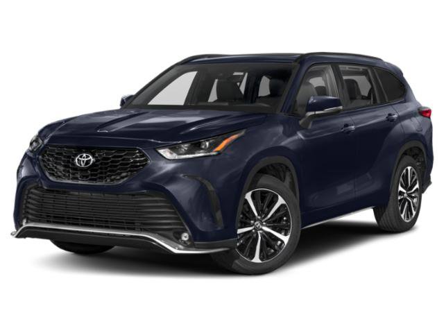 Used 2022 Toyota Highlander XLE AWD/4WD image 2
