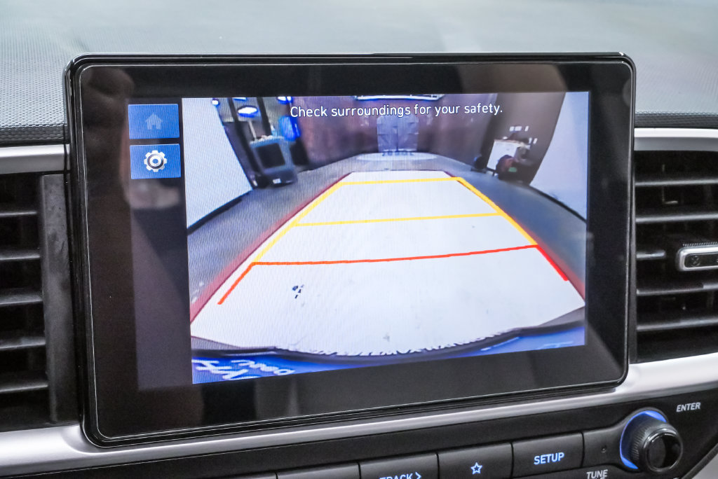 Certified 2024 Hyundai Venue SEL FWD image 24