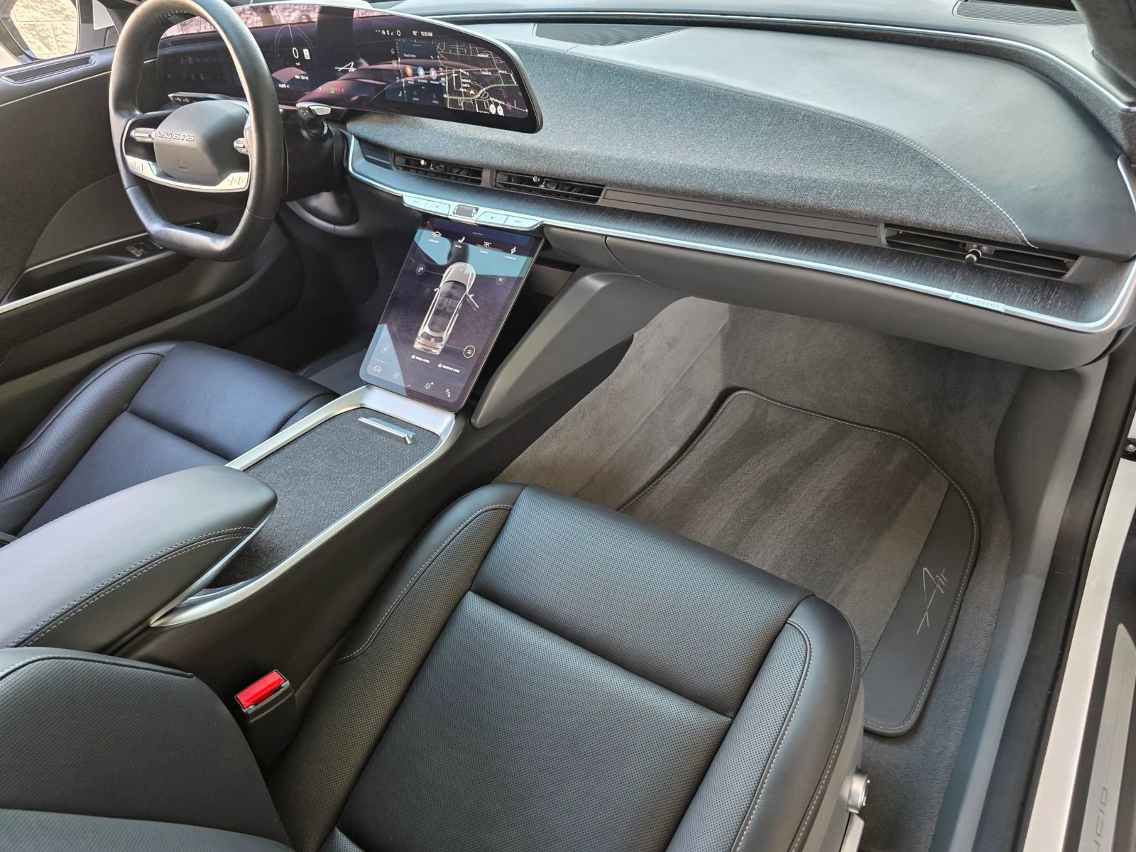 Used 2024 Lucid Air Touring AWD/4WD image 31