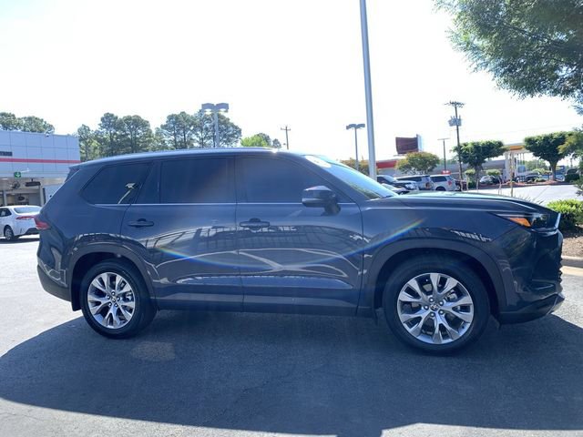 Used 2025 Toyota Grand Highlander AWD image 9