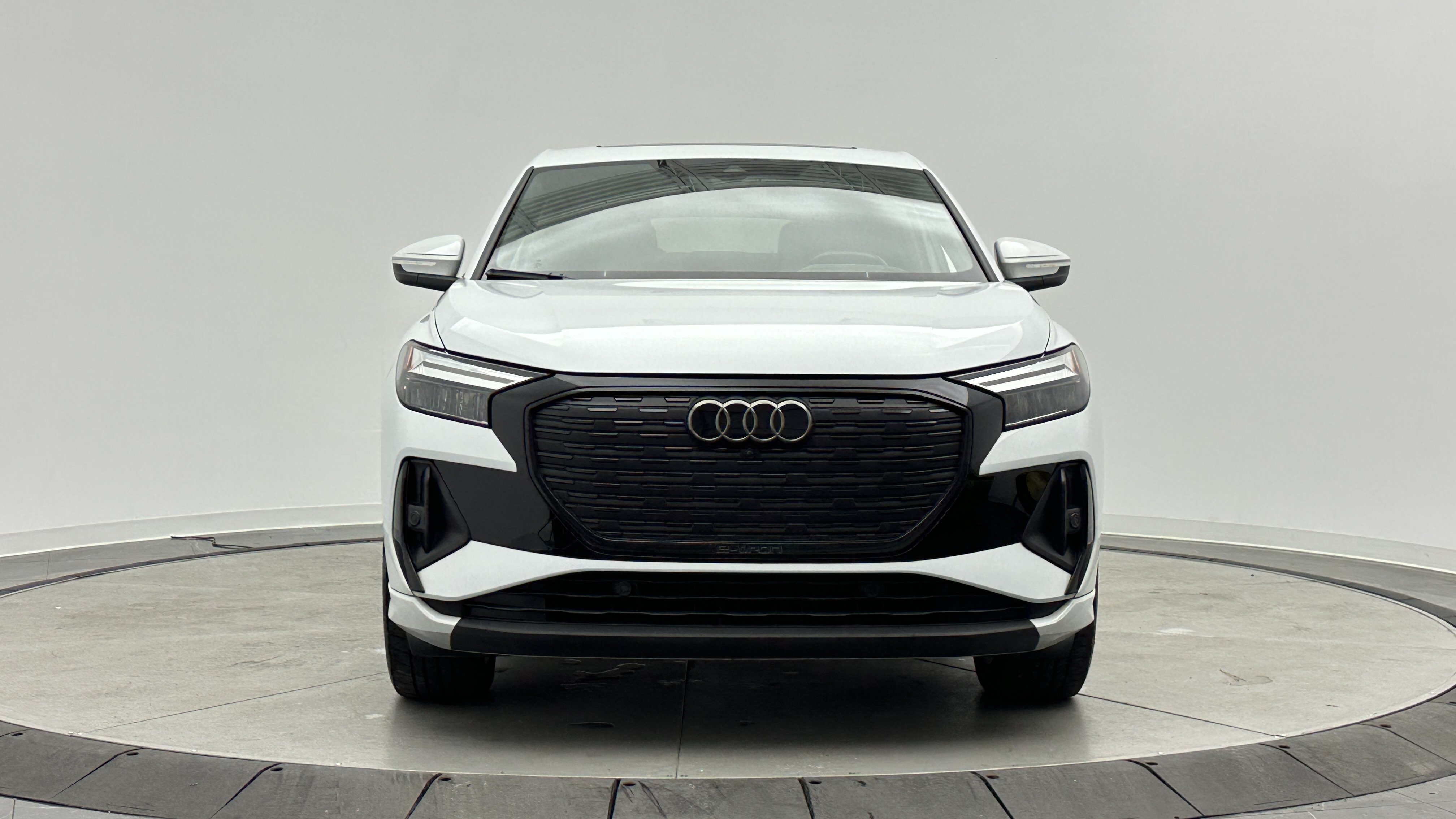 Used 2023 Audi Q4 e-tron Premium w/ Convenience Package AWD/4WD image 2