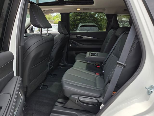 Certified 2025 INFINITI QX60 Luxe w/ Cargo Package FWD image 13