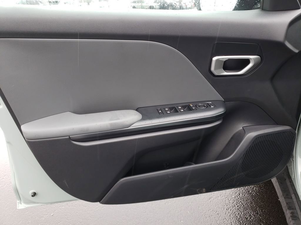 New 2025 Kia K4 LXS image 15