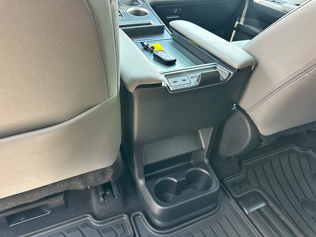 Certified 2025 Toyota Sienna XLE FWD image 20