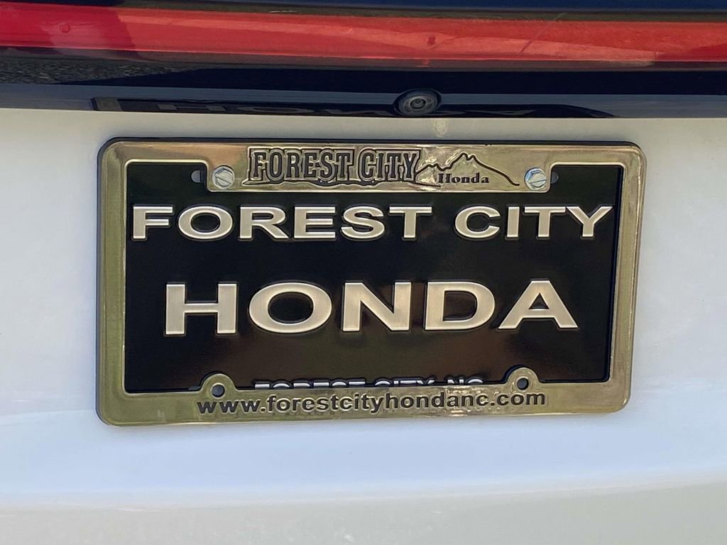 Used 2023 Chrysler Pacifica Touring-L image 30