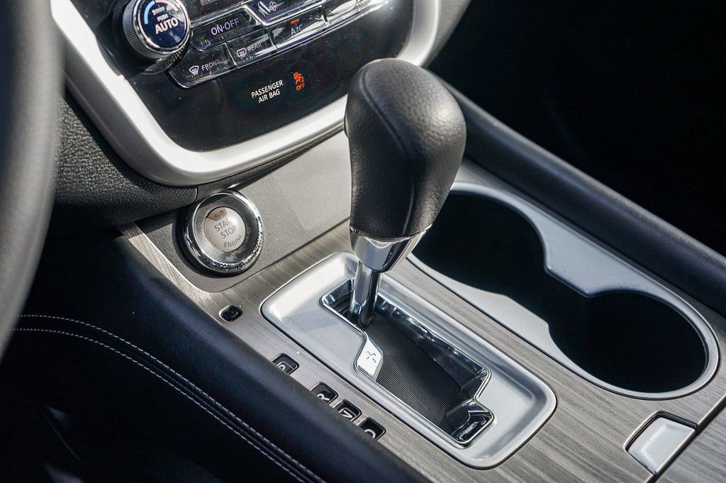 Used 2016 Nissan Murano S image 18