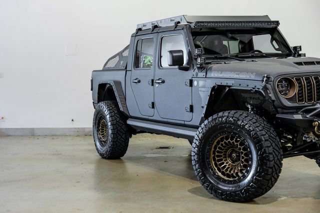 Used 2025 Jeep Gladiator Rubicon w/ Safety Group AWD/4WD image 38