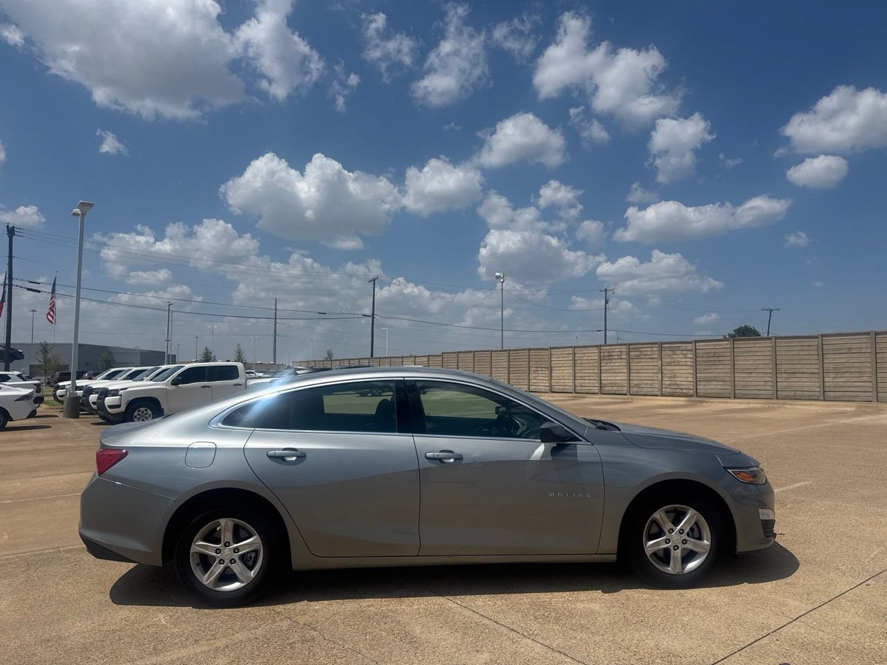Used 2025 Chevrolet Malibu LS FWD image 24