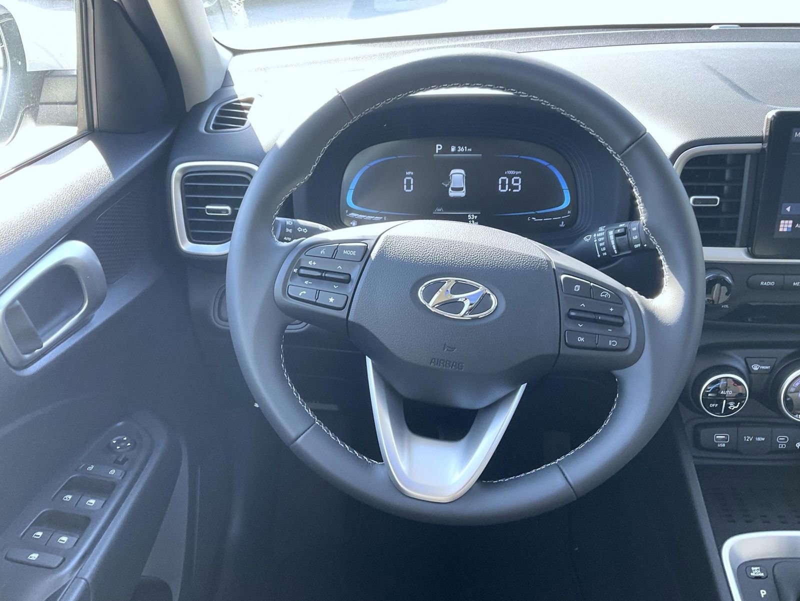 New 2026 Hyundai Venue SEL FWD image 13
