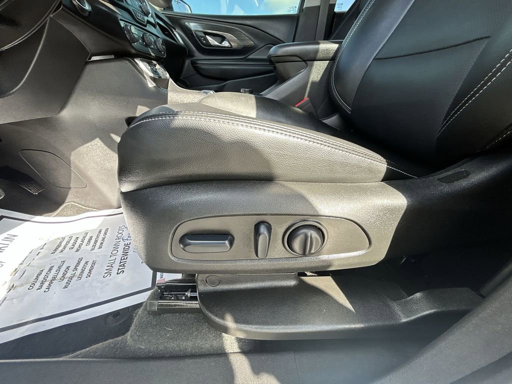 Used 2024 GMC Terrain SLT w/ Tech Package image 18