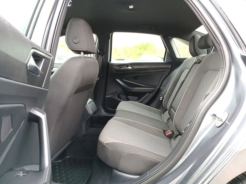 Used 2025 Volkswagen Jetta Sport image 25