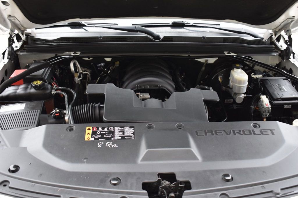 Used 2018 Chevrolet Suburban LT image 12
