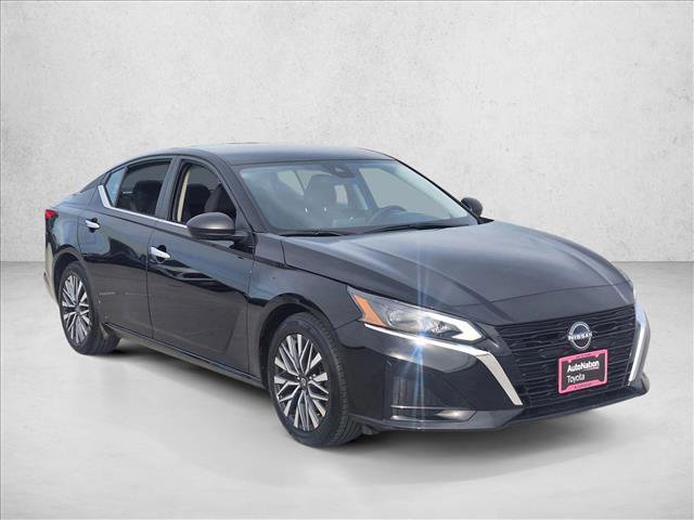 Used 2025 Nissan Altima 2.5 SV image 3