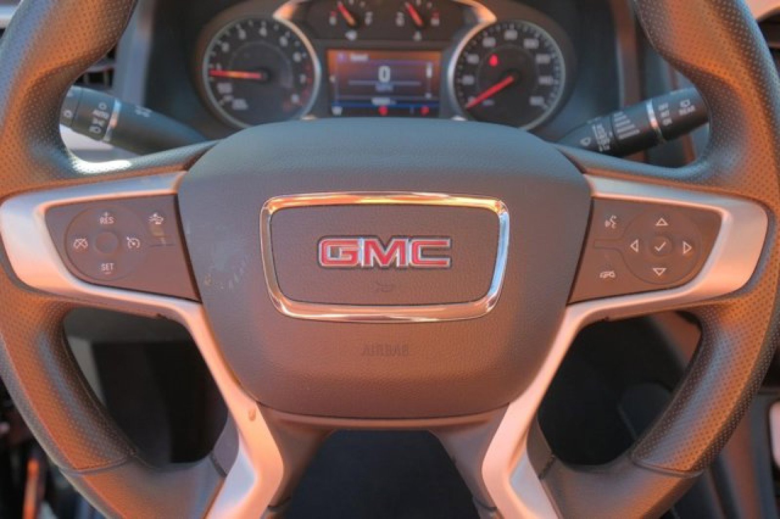 Used 2022 GMC Acadia SLE w/ Driver Convenience Package image 25