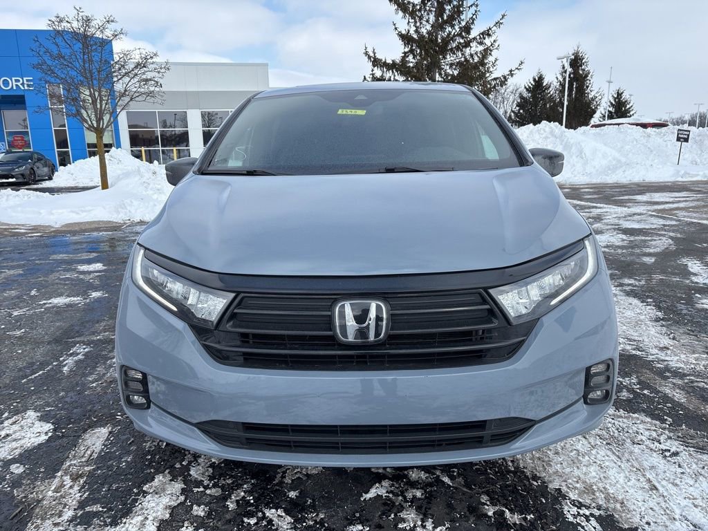 Used 2024 Honda Odyssey Sport image 2
