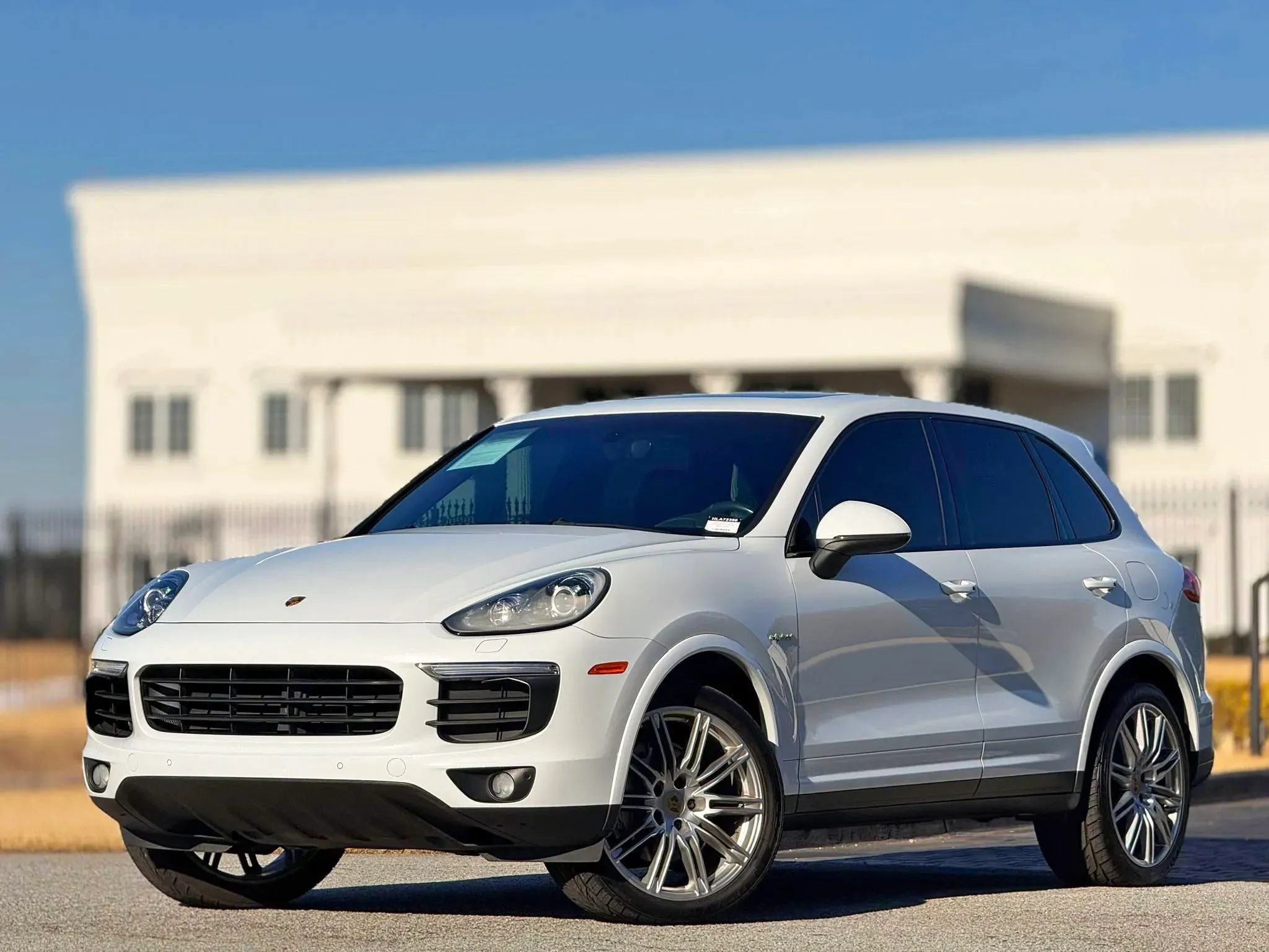 Used 2017 Porsche Cayenne S AWD/4WD image 2