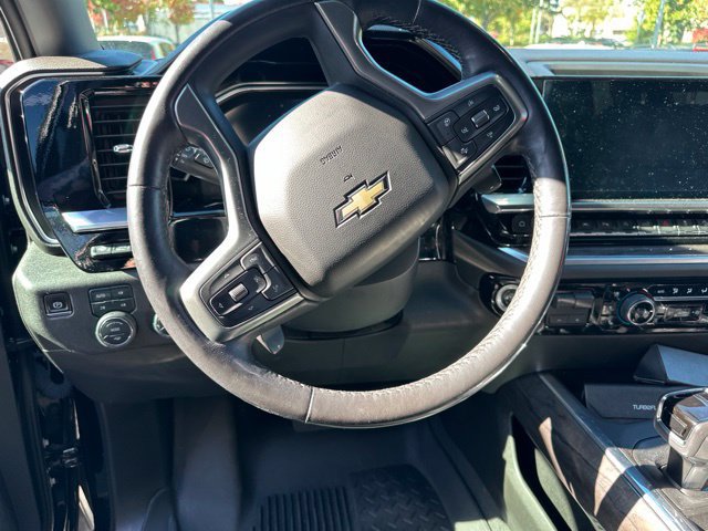 Used 2022 Chevrolet Silverado 1500 LTZ w/ Technology Package AWD/4WD image 2