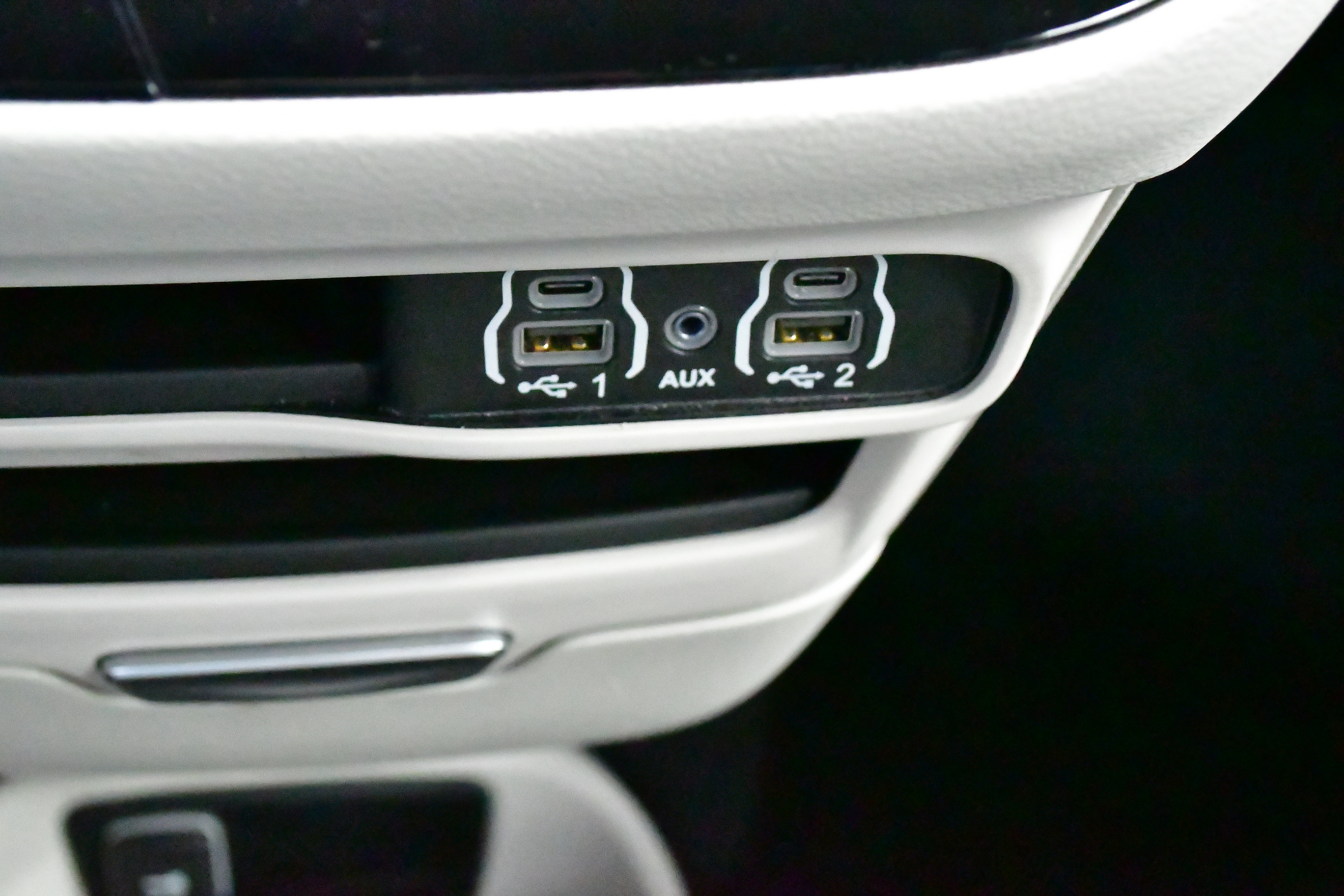 Used 2024 Chrysler Pacifica Touring-L image 58