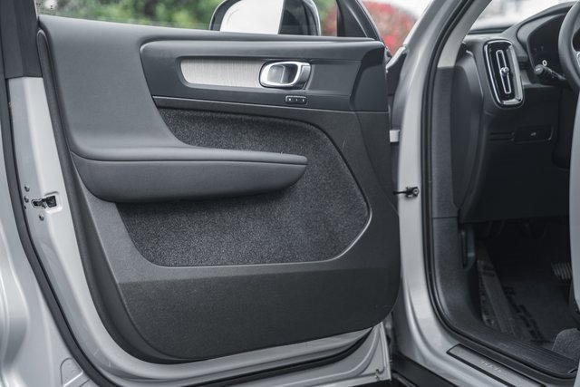 Used 2024 Volvo XC40 B5 Plus w/ Protection Package Premier image 37