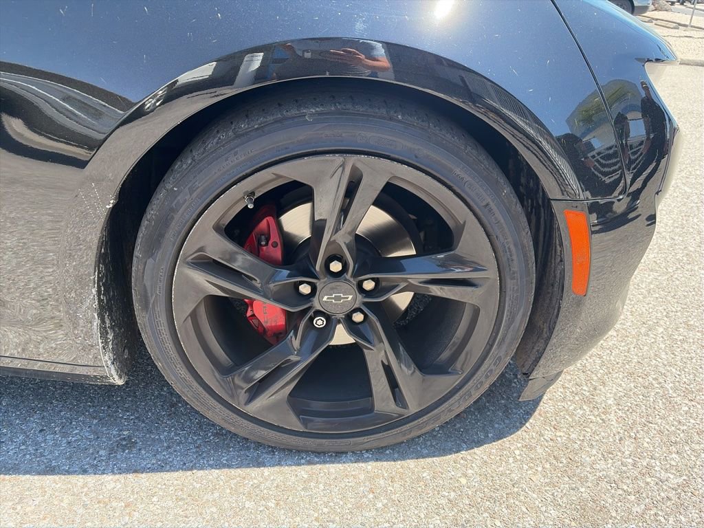 Used 2020 Chevrolet Camaro LT image 9