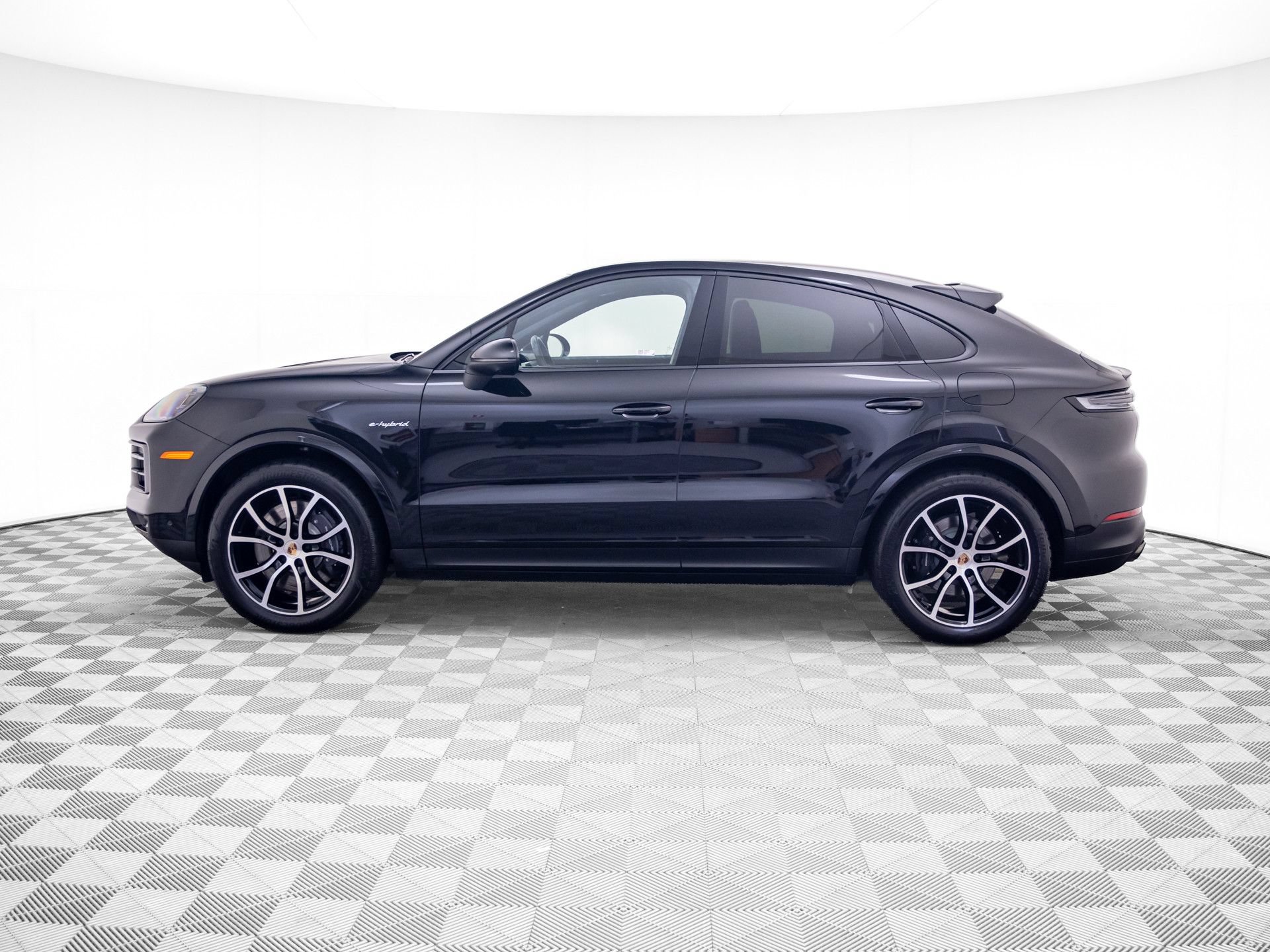 Certified 2025 Porsche Cayenne E-Hybrid Coupe AWD/4WD video 2