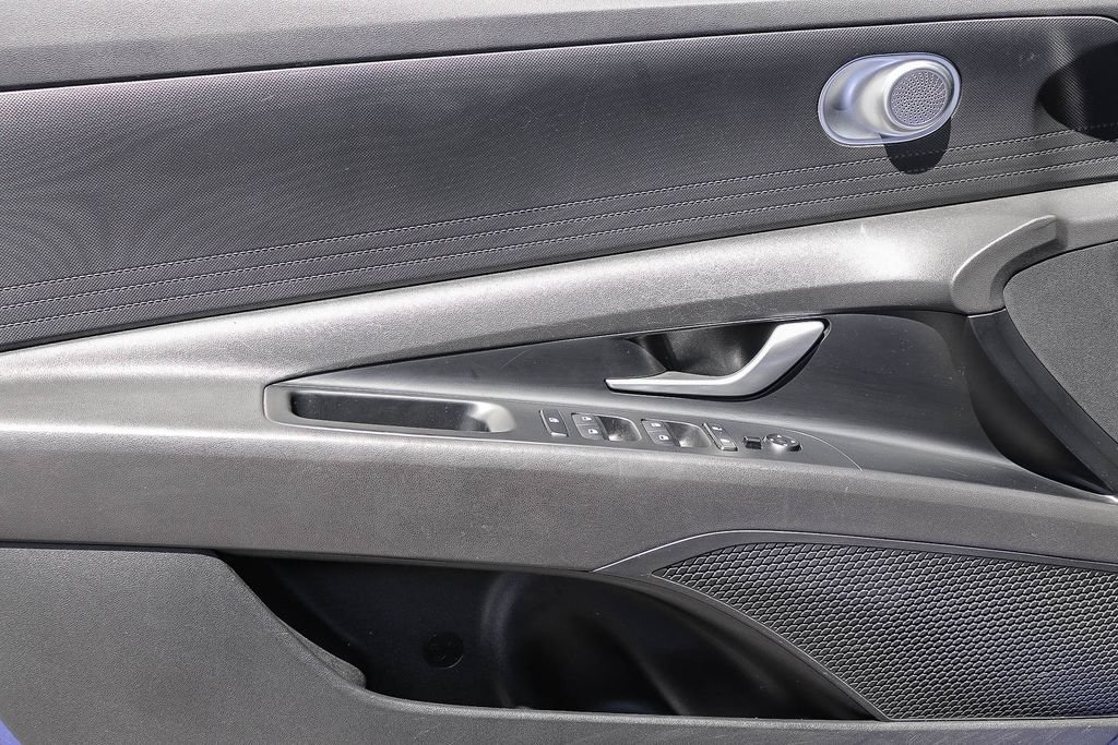 Used 2024 Hyundai Elantra SEL FWD image 20
