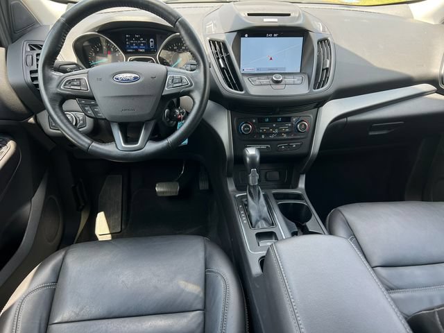 Used 2017 Ford Escape SE w/ SE Leather Comfort Package FWD image 3