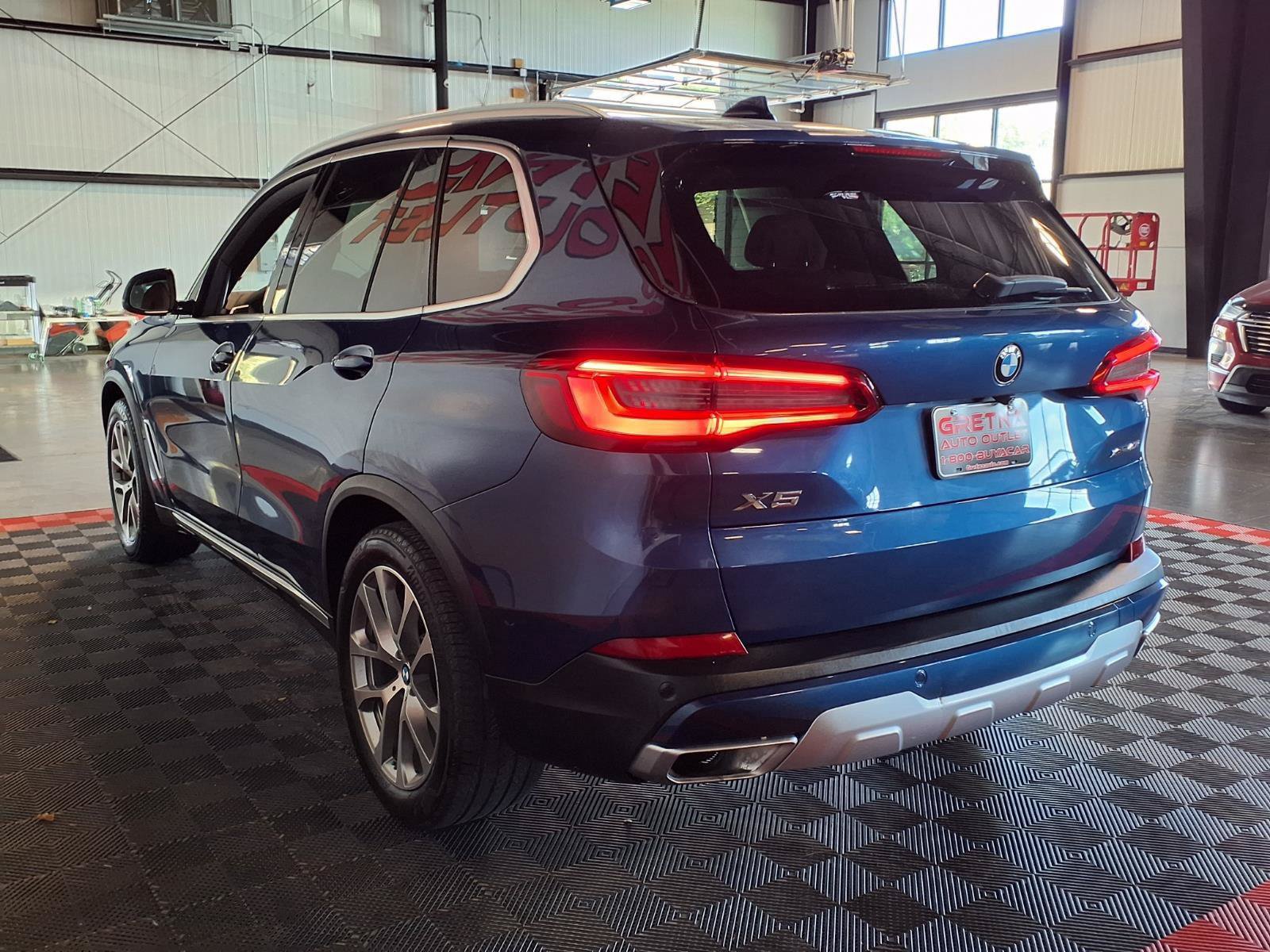 Used 2019 BMW X5 xDrive40i w/ Premium Package 2 AWD/4WD image 5