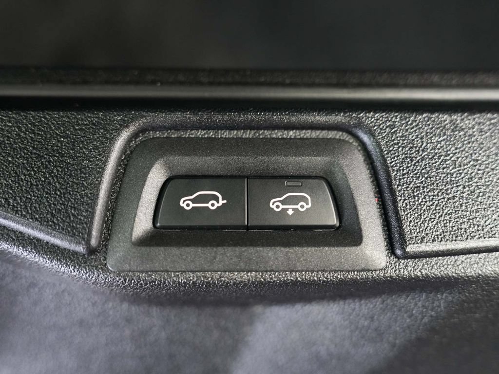 Used 2024 BMW X7 xDrive40i AWD/4WD image 53