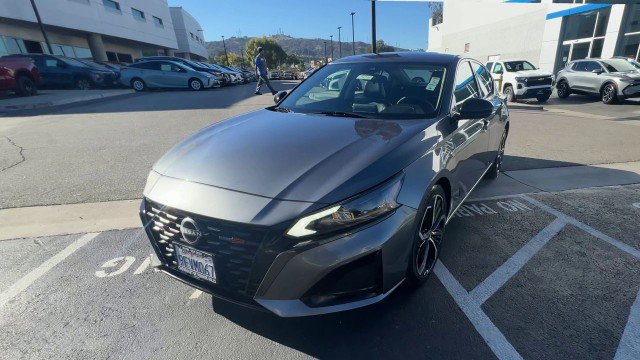 Used 2023 Nissan Altima 2.5 SR image 4