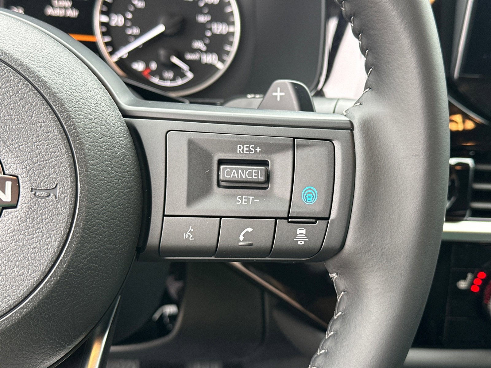 New 2025 Nissan Pathfinder SV w/ SV Premium Package image 29