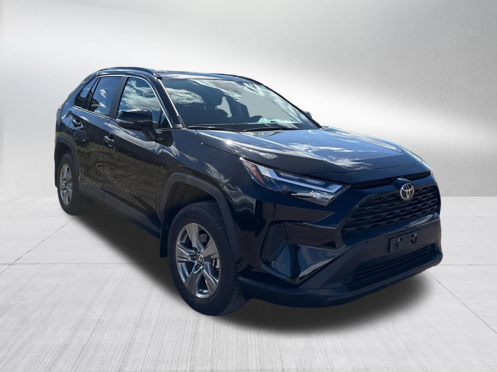 Used 2025 Toyota RAV4 XLE w/ Convenience Package AWD/4WD image 8
