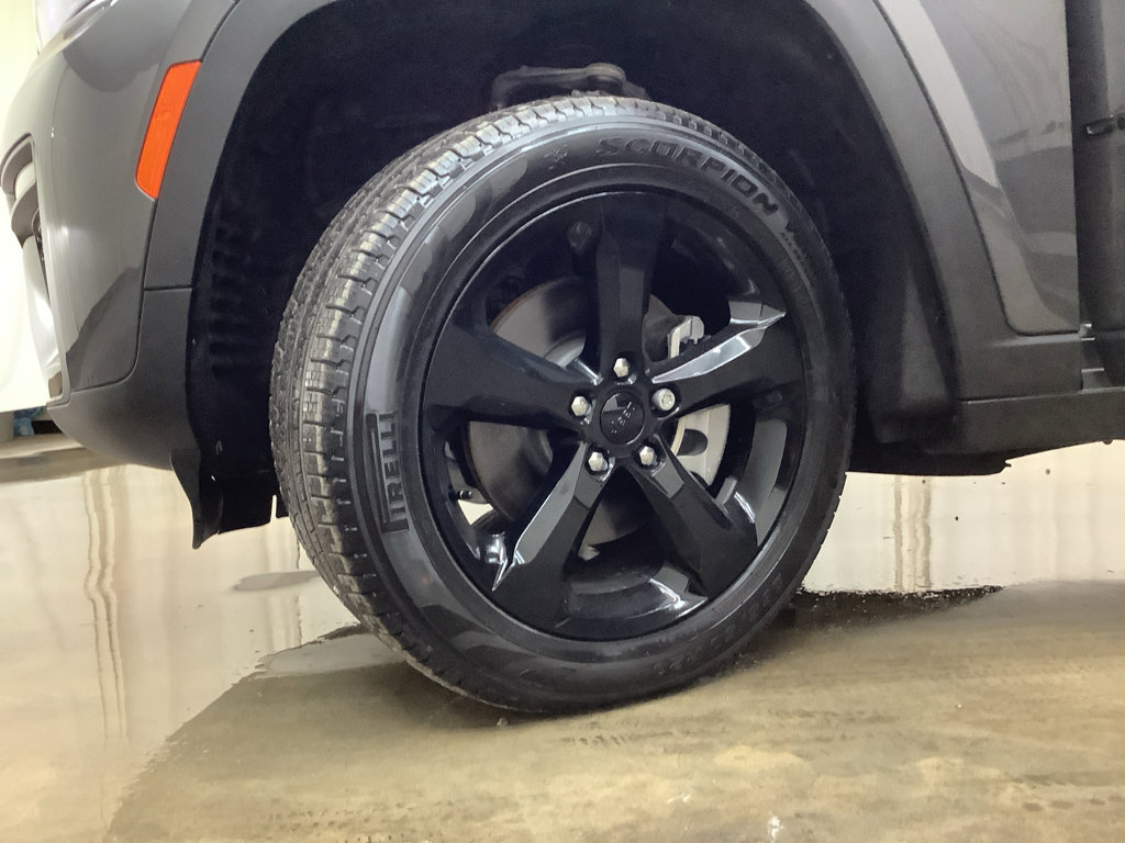 New 2026 Jeep Grand Cherokee L Limited w/ Limited Altitude Package AWD/4WD image 29