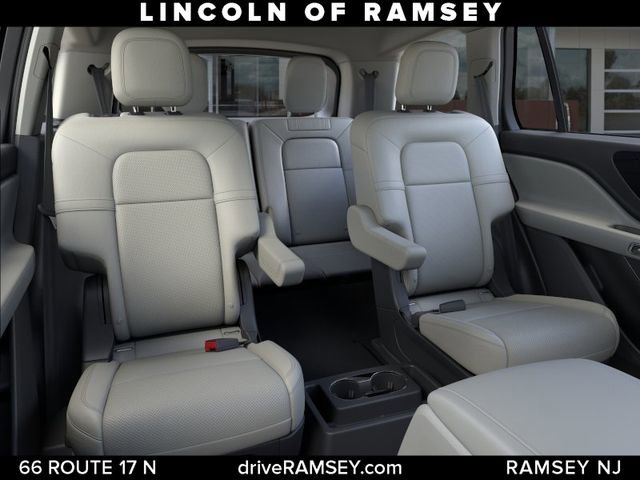 New 2026 Lincoln Aviator AWD image 12