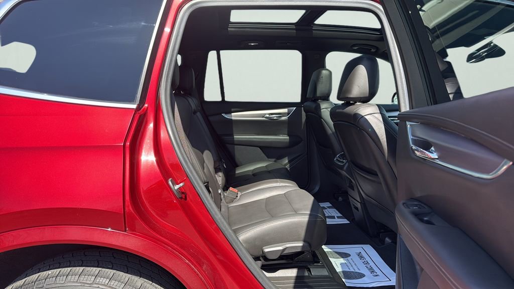 Used 2022 Cadillac XT6 Luxury AWD/4WD image 12