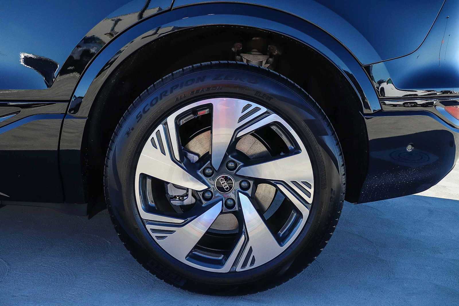 New 2025 Audi Q6 e-tron Premium AWD/4WD image 13