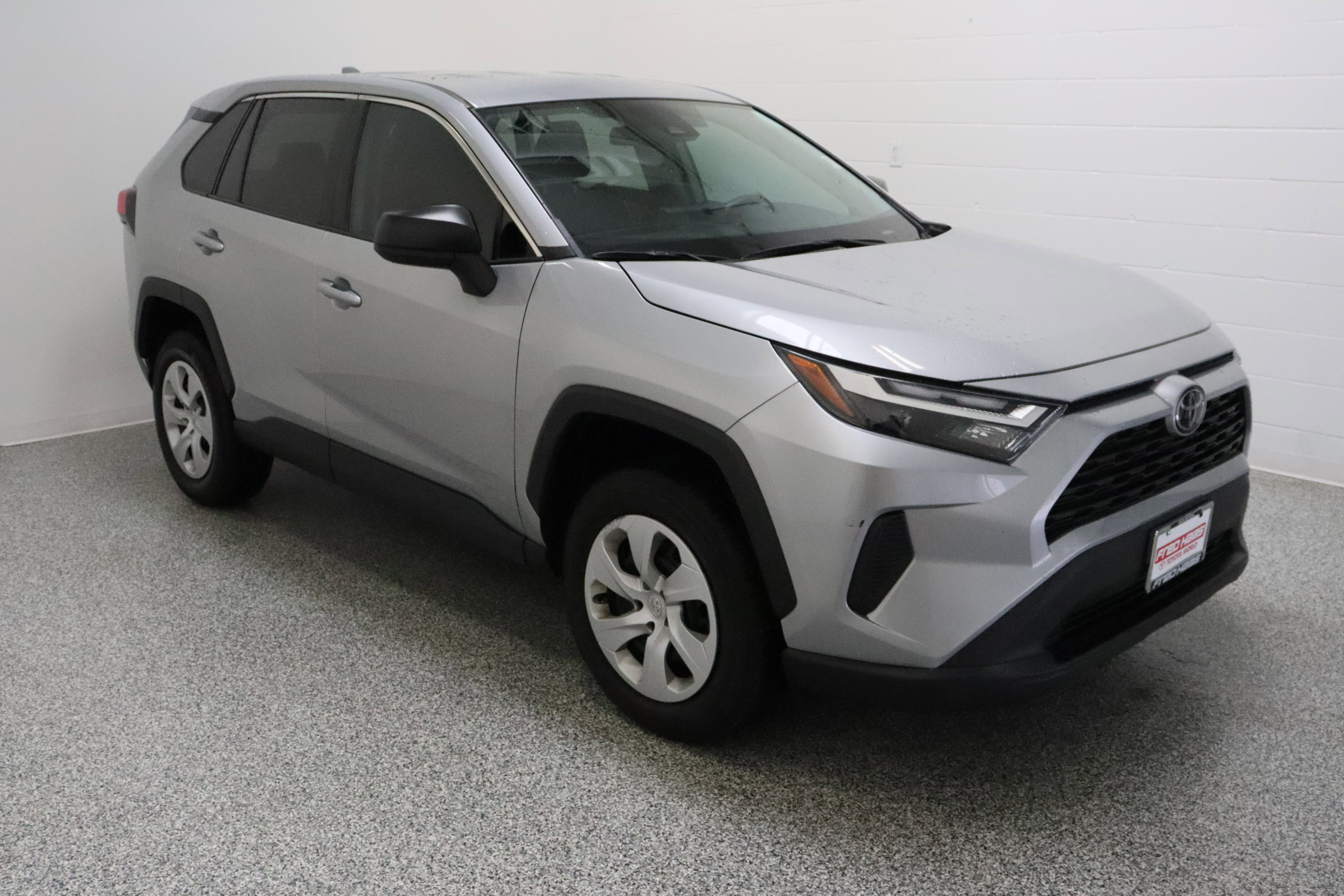 Used 2024 Toyota RAV4 LE image 4