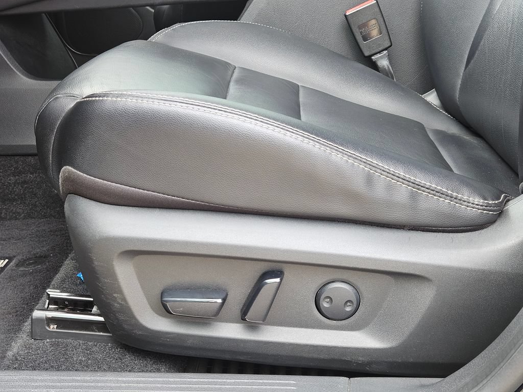 Used 2023 Nissan Rogue SL w/ SL Premium Package FWD image 23