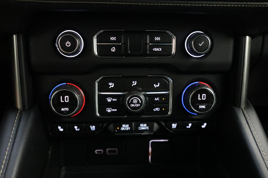 Used 2021 Chevrolet Suburban Premier w/ Premium Package RWD image 93