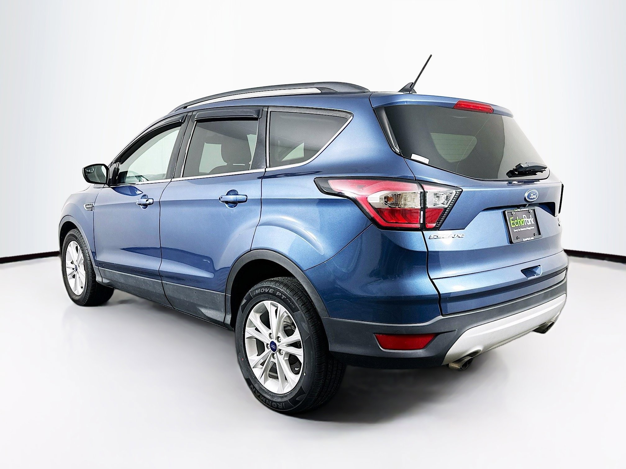 Used 2018 Ford Escape SE w/ SE Sync 3 Package image 5