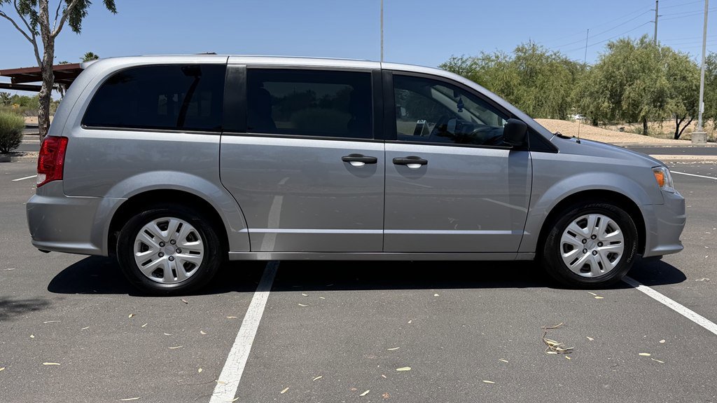 Used 2020 Dodge Grand Caravan SE w/ UConnect Hands-Free Group FWD image 7
