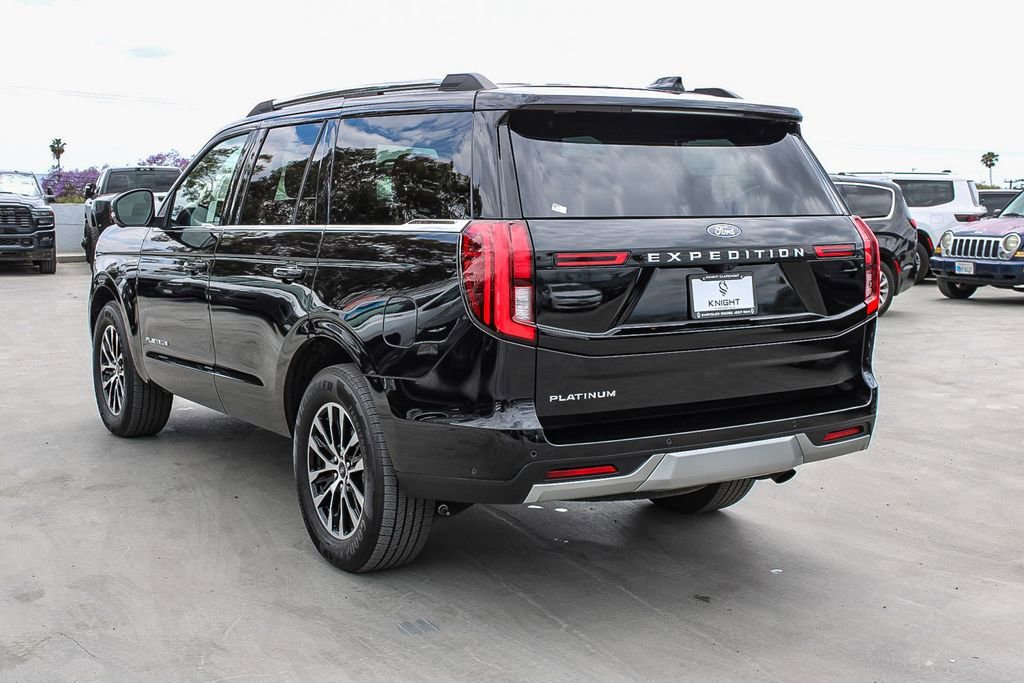 Used 2025 Ford Expedition Platinum AWD/4WD image 7