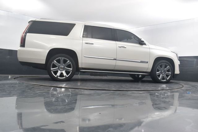 Used 2015 Cadillac Escalade ESV Luxury image 58