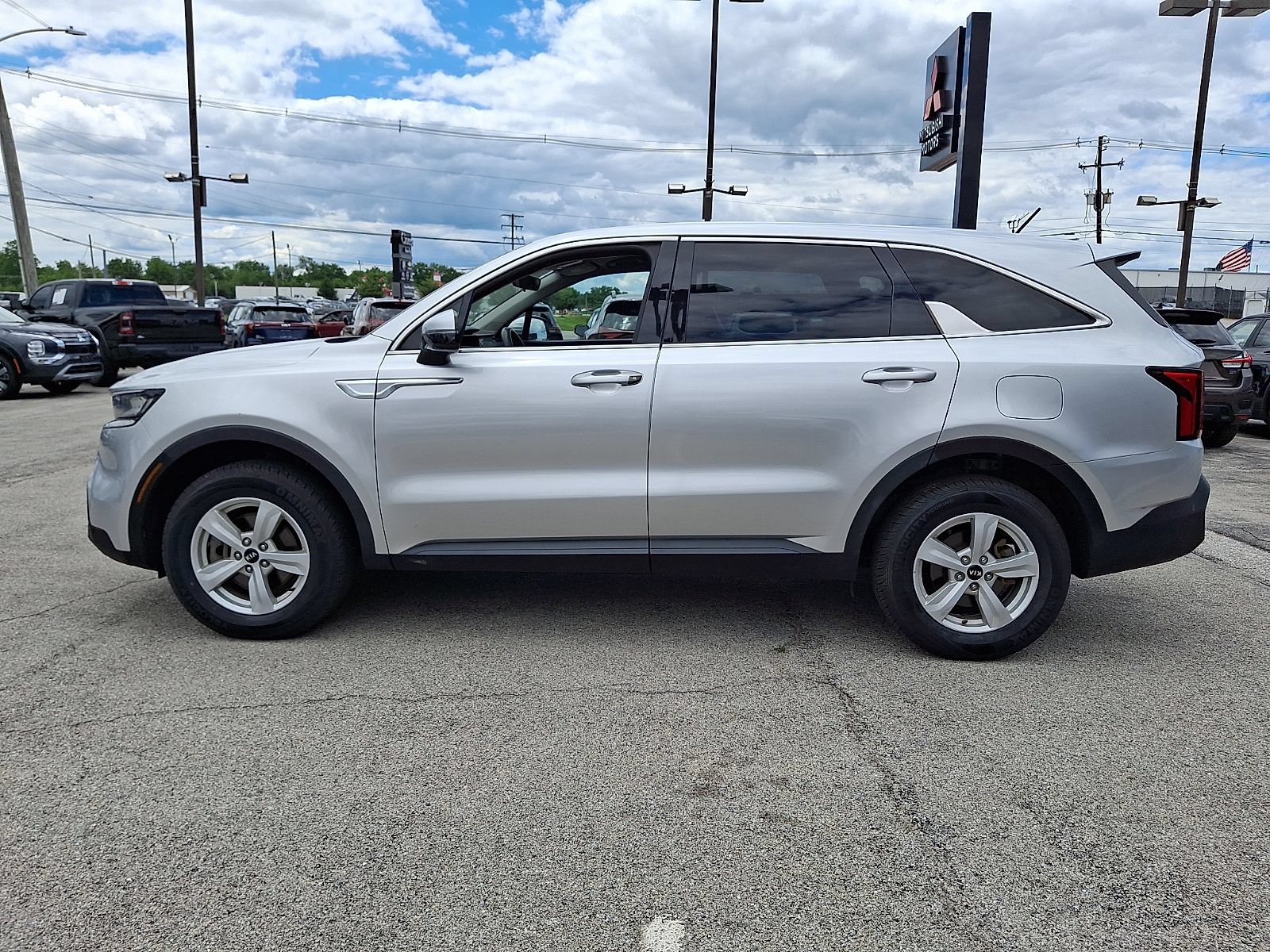 Used 2021 Kia Sorento LX AWD/4WD image 4