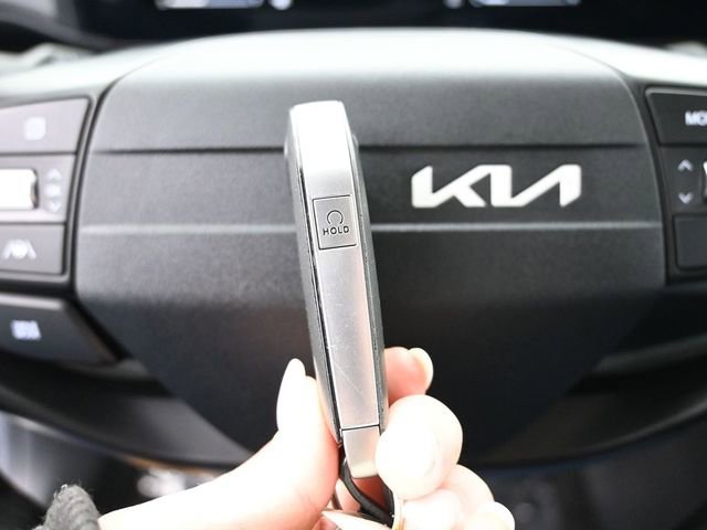 Used 2025 Kia K4 LXS image 34