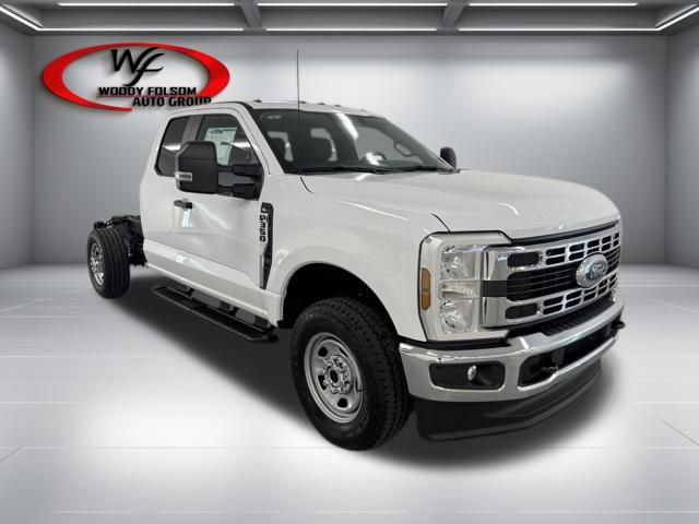 New 2026 Ford F350 XL w/ XL Chrome Package image 3