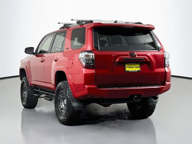 Used 2020 Toyota 4Runner SR5 AWD/4WD image 5